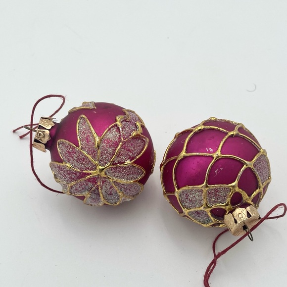 Set of 5 Variety Christmas Ornaments Vintage Decoupage and Glass Holiday Bauble - Picture 3 of 6